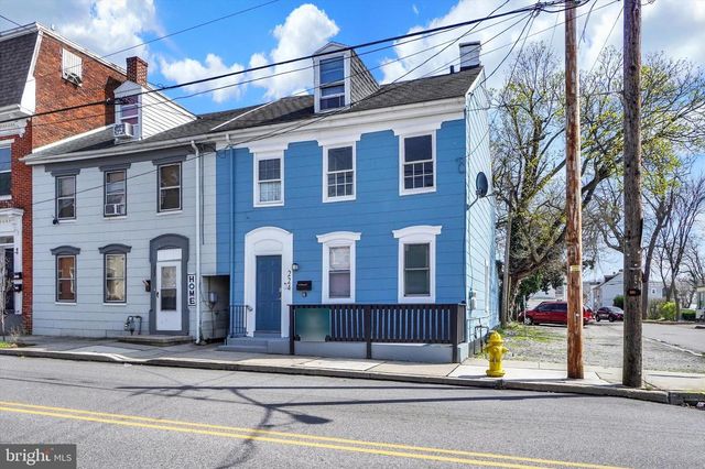 224 W COLLEGE AVE, York, PA 17401