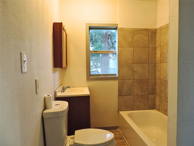 127 S Fenner Avenue, Cleveland, TX 77327