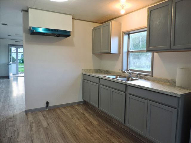 127 S Fenner Avenue, Cleveland, TX 77327