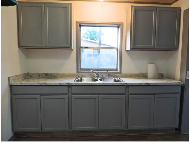 127 S Fenner Avenue, Cleveland, TX 77327