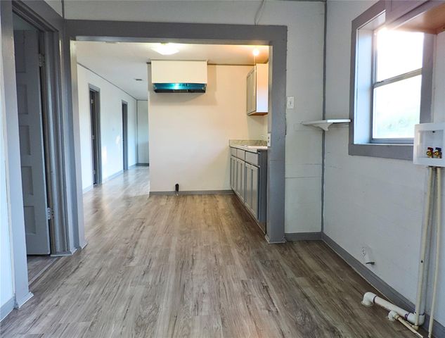 127 S Fenner Avenue, Cleveland, TX 77327