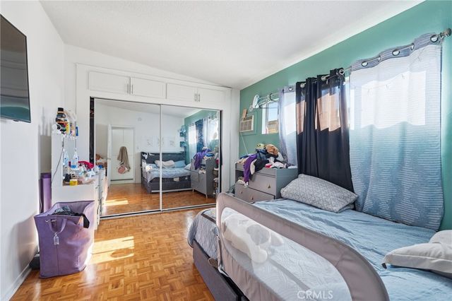 1207 S Catalina Street, Los Angeles, CA 90006