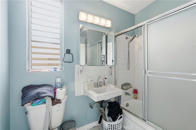1207 S Catalina Street, Los Angeles, CA 90006