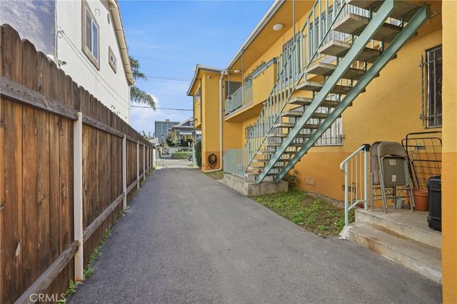 1207 S Catalina Street, Los Angeles, CA 90006