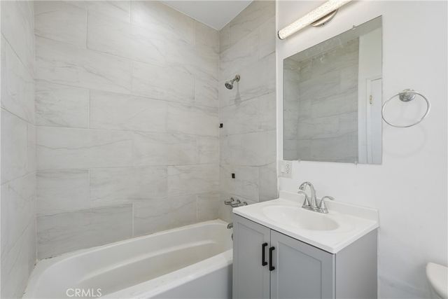 1207 S Catalina Street, Los Angeles, CA 90006