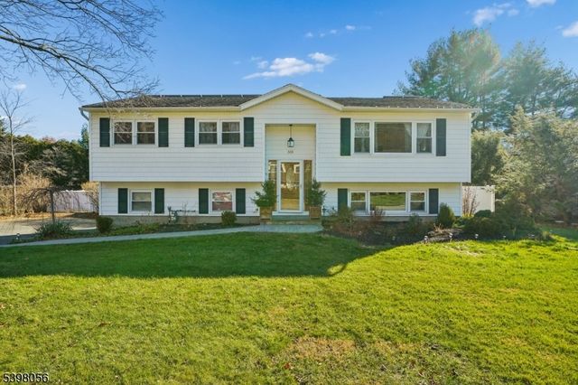 508 Hamilton Dr, Hackettstown Town, NJ 07840