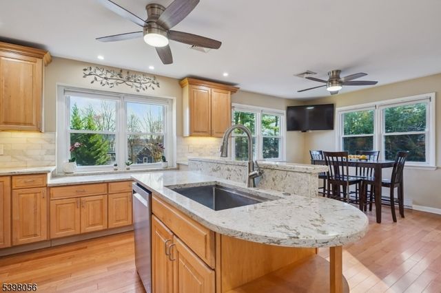 508 Hamilton Dr, Hackettstown Town, NJ 07840