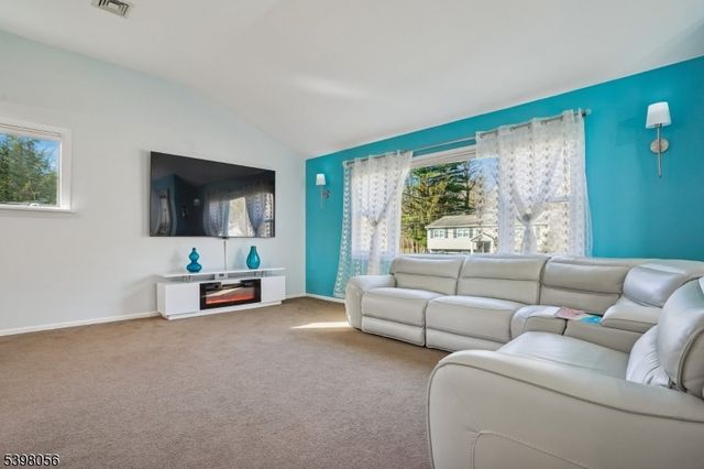 508 Hamilton Dr, Hackettstown Town, NJ 07840