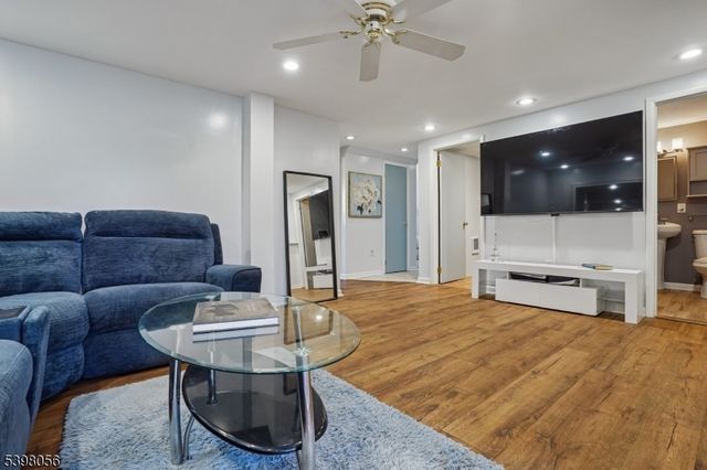 508 Hamilton Dr, Hackettstown Town, NJ 07840