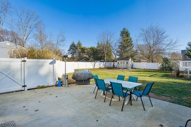 508 Hamilton Dr, Hackettstown Town, NJ 07840