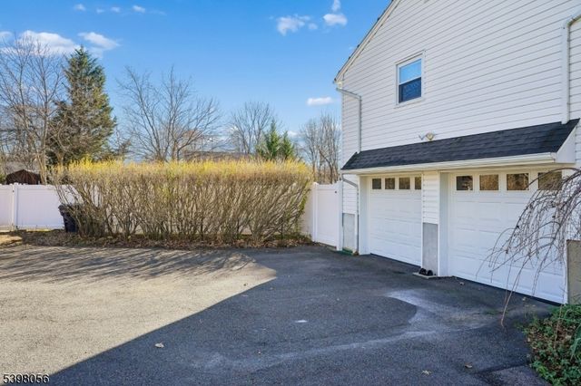 508 Hamilton Dr, Hackettstown Town, NJ 07840