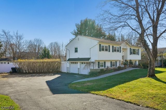 508 Hamilton Dr, Hackettstown Town, NJ 07840