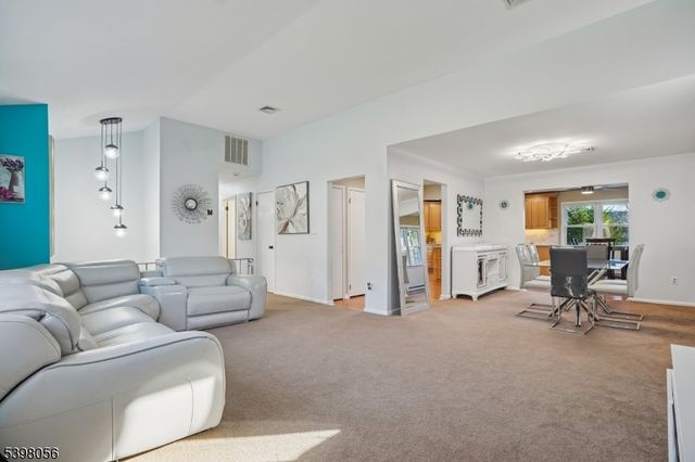 508 Hamilton Dr, Hackettstown Town, NJ 07840