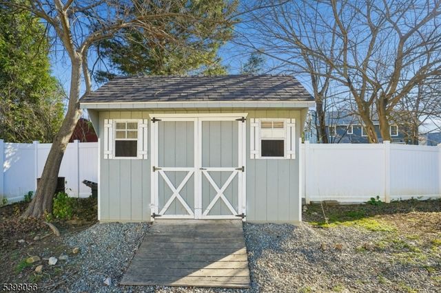 508 Hamilton Dr, Hackettstown Town, NJ 07840