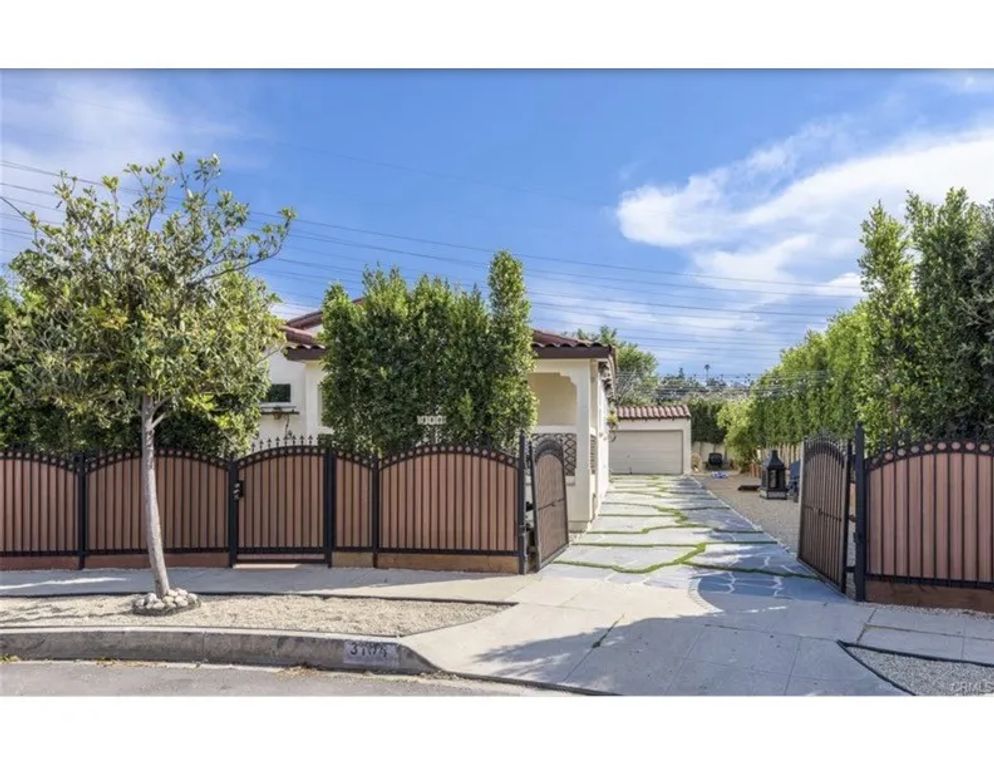3104 Hollydale Drive, Los Angeles, CA 90039
