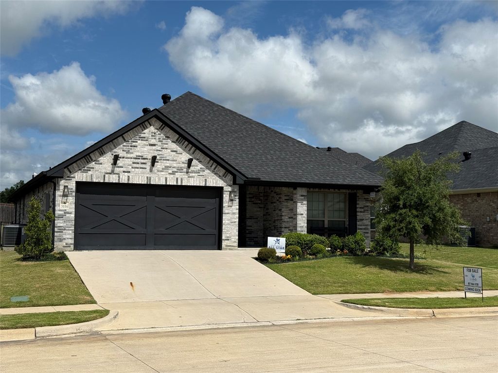 3116 Bent Trail Court, Burleson, TX 76028