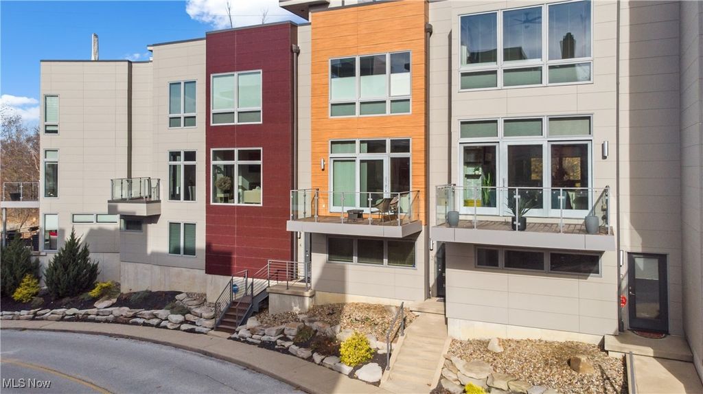 18828 Sloane Avenue 3, Lakewood, OH 44107