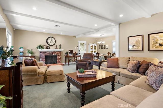 207 S Hacienda Ave., Glendora, CA 91741