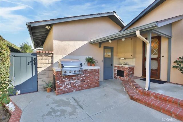 207 S Hacienda Ave., Glendora, CA 91741