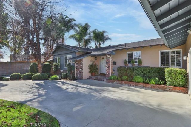 207 S Hacienda Ave., Glendora, CA 91741