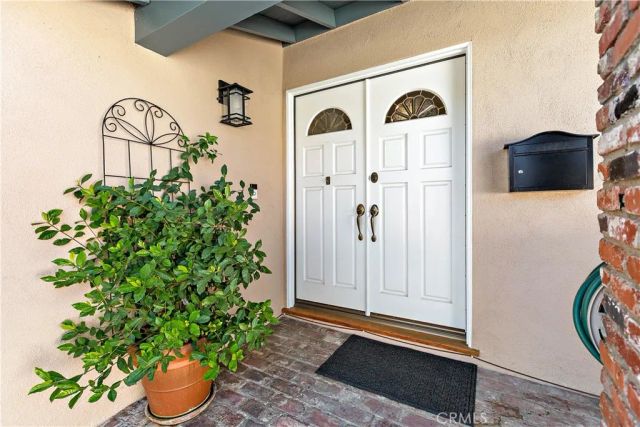 207 S Hacienda Ave., Glendora, CA 91741