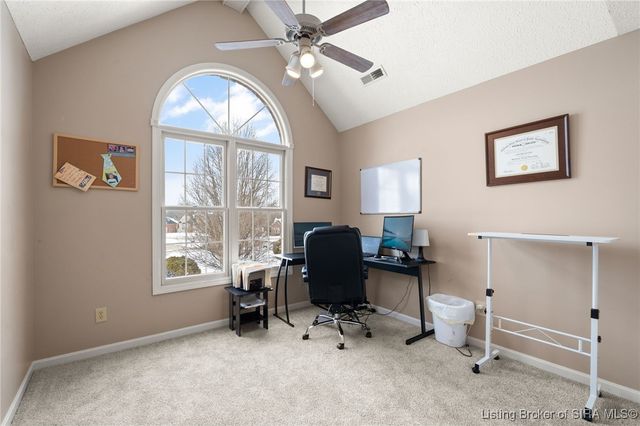 3048 Wolf Den Court, New Albany, IN 47150