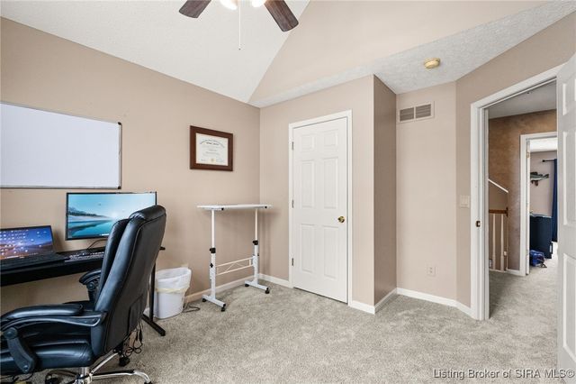 3048 Wolf Den Court, New Albany, IN 47150