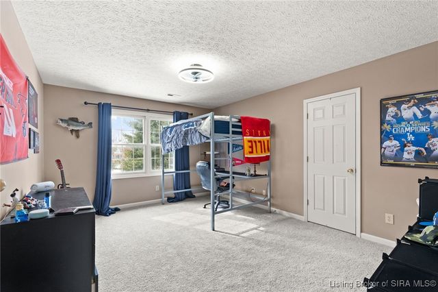 3048 Wolf Den Court, New Albany, IN 47150