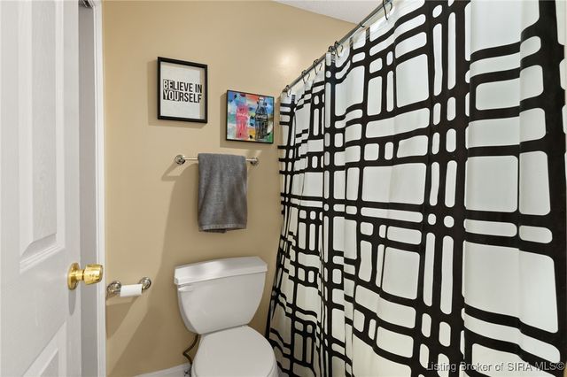 3048 Wolf Den Court, New Albany, IN 47150