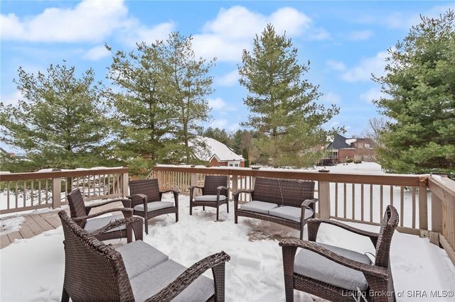 3048 Wolf Den Court, New Albany, IN 47150