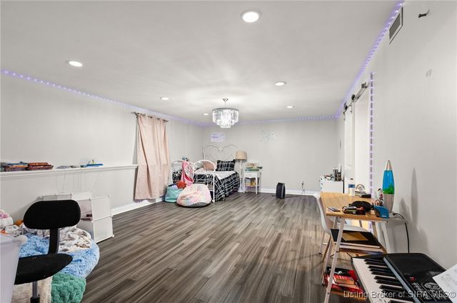 3048 Wolf Den Court, New Albany, IN 47150