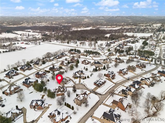 3048 Wolf Den Court, New Albany, IN 47150