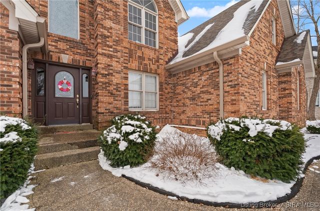 3048 Wolf Den Court, New Albany, IN 47150