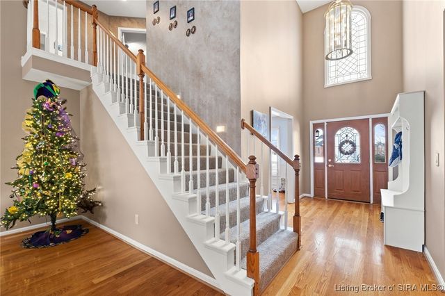 3048 Wolf Den Court, New Albany, IN 47150