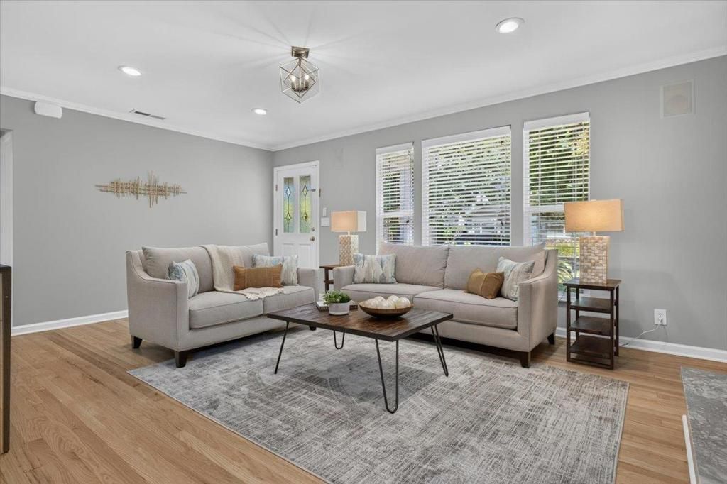 Image 10 of property listing at 1341 Settle Avenue, San Jose, CA 95125