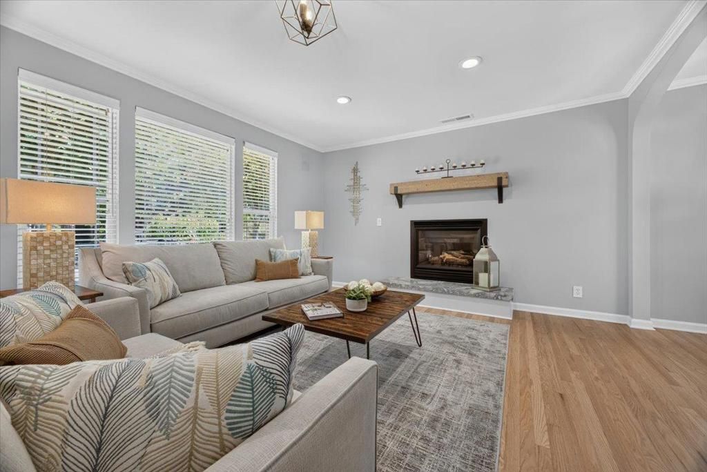 Image 12 of property listing at 1341 Settle Avenue, San Jose, CA 95125