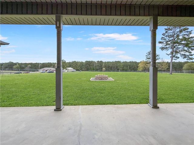 330 WESLEY CROWELL Road, Leesville, LA 71446