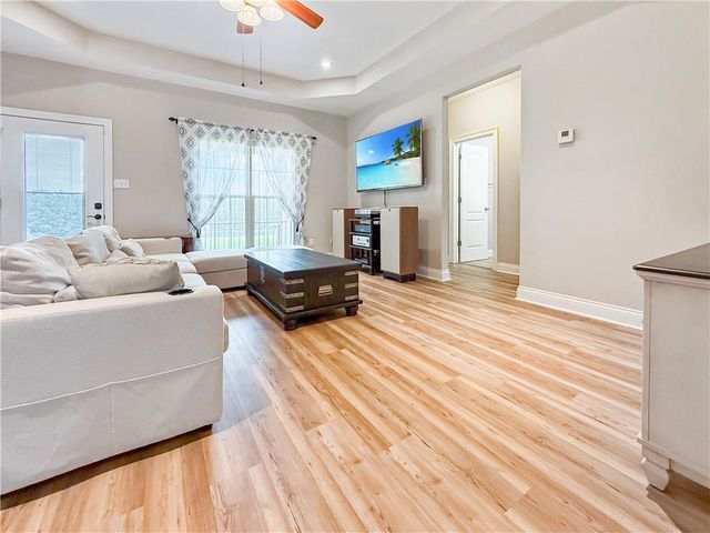 330 WESLEY CROWELL Road, Leesville, LA 71446