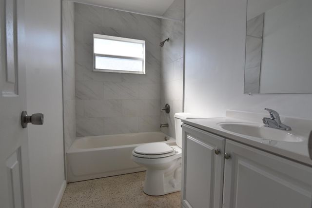 2472 NE 5th Avenue 2472, Boca Raton, FL 33431