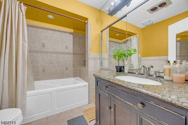 89 Park Gate Dr, Edison Twp., NJ 08820