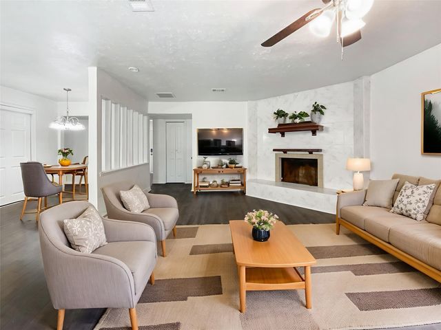 6941 Fallbrook Court, Fort Worth, TX 76120