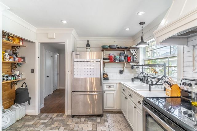 1237 W VOORHIS AVENUE, Deland, FL 32720