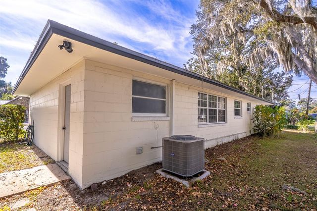 1237 W VOORHIS AVENUE, Deland, FL 32720