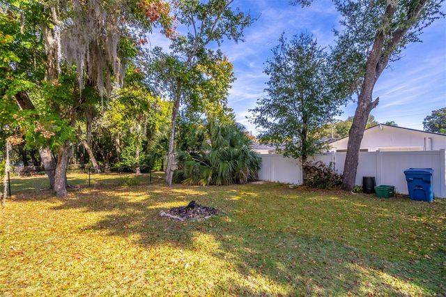 1237 W VOORHIS AVENUE, Deland, FL 32720