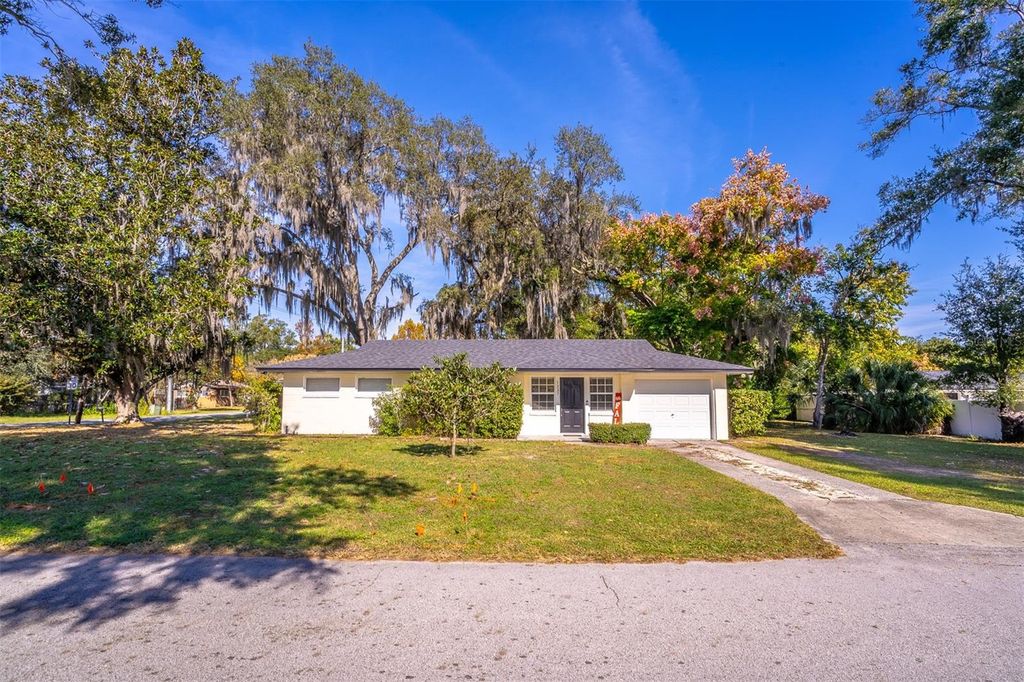 1237 W VOORHIS AVENUE, Deland, FL 32720