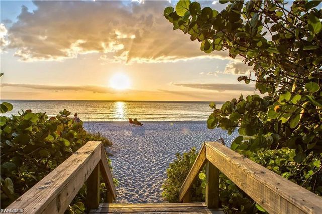 7414 ACORN WAY, Naples, FL 34119