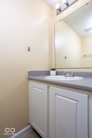 11618 Signet Lane, Indianapolis, IN 46235