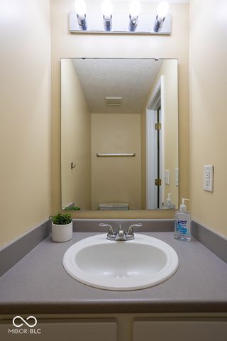 11618 Signet Lane, Indianapolis, IN 46235