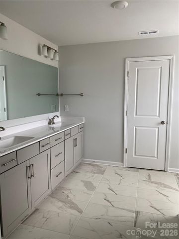 729 Lyndon Station Drive, Pineville, NC 28134