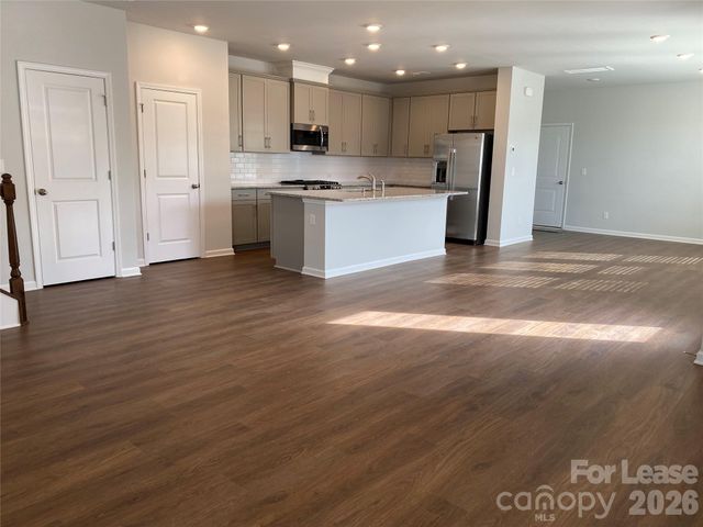 729 Lyndon Station Drive, Pineville, NC 28134